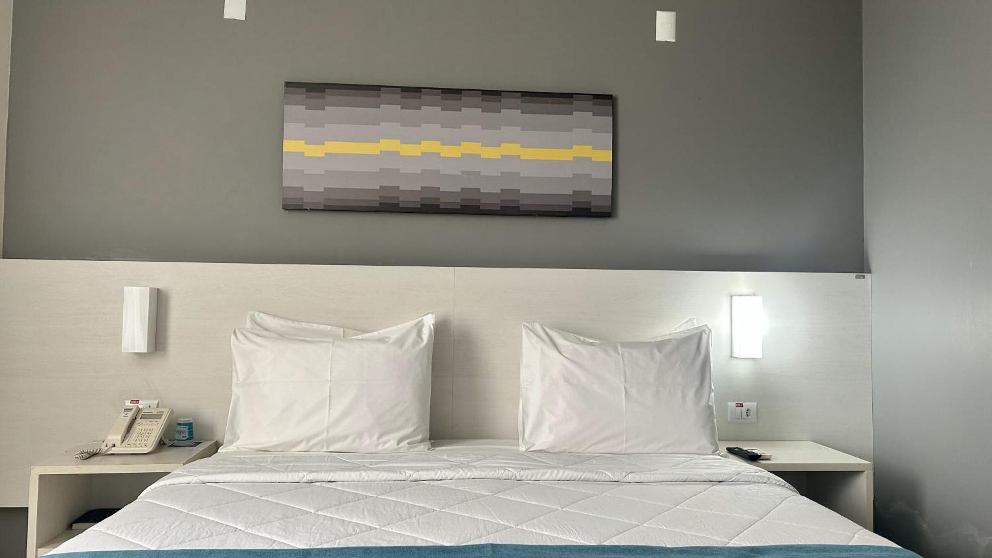 Comfort Hotel & Suites רונדונופוליס מראה חיצוני תמונה