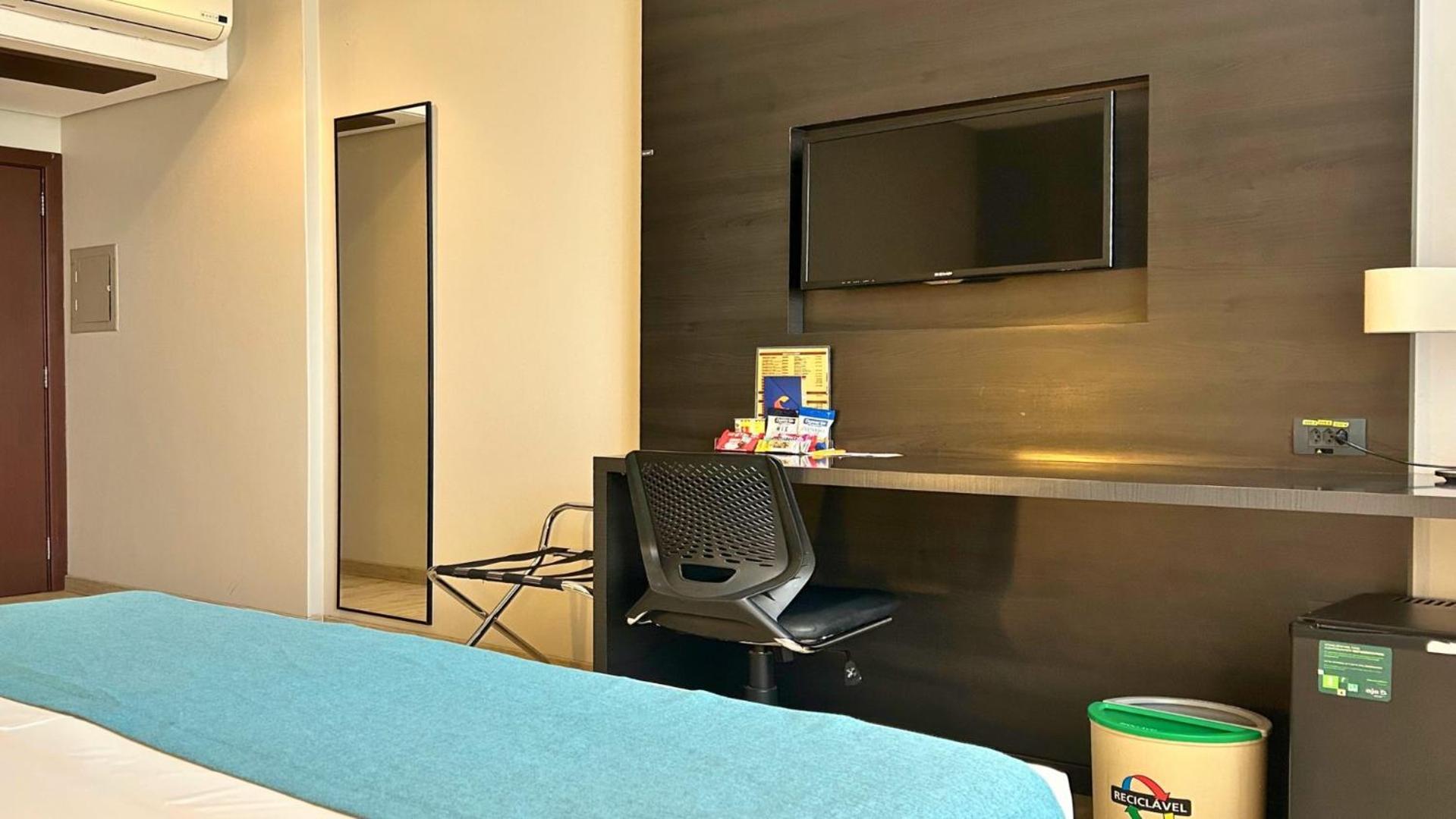 Comfort Hotel & Suites רונדונופוליס מראה חיצוני תמונה