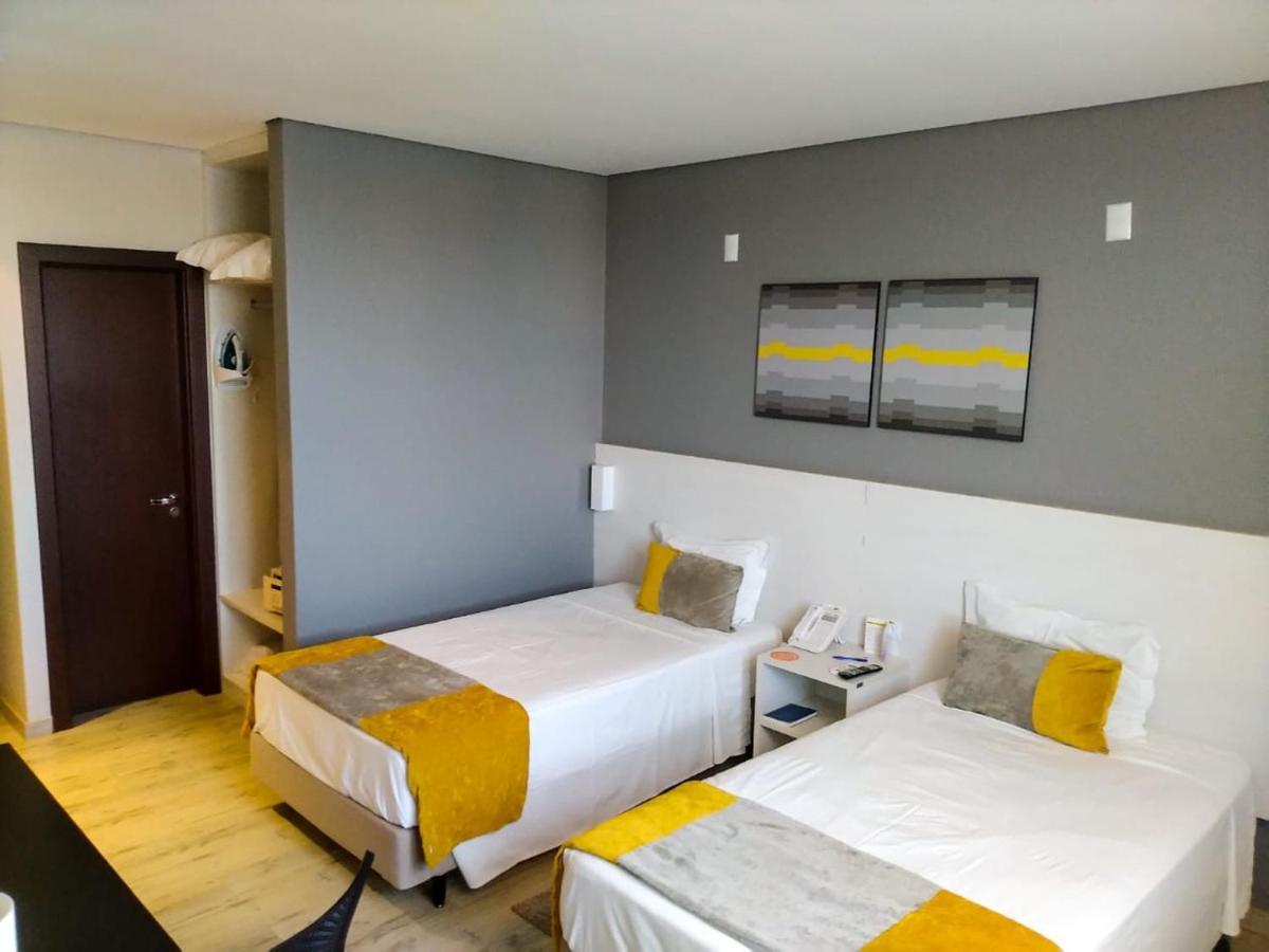 Comfort Hotel & Suites רונדונופוליס מראה חיצוני תמונה